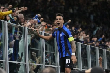 MARTINEZ REŽIRAO SLAVLJE NA ĐUZEPE MEACI: Inter je prvi finalista Lige šampiona! (VIDEO)