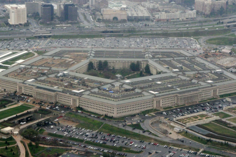 PENTAGON PROTERUJE NEPODOBNE MEDIJE: Četiri velike novinarske kuće izgubile dozvolu za izveštavanje, poznato ko će ih zameniti