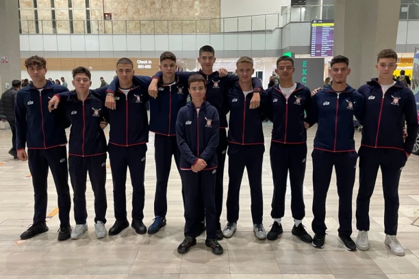 VESLAČI PARTIZANA NA VAŽNOM ZADATKU: Juniorski reprezentativci Srbije otputovali na Evropsko prvenstvo!