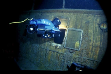 "POTONUO ZAJEDNO SA PODMORNICOM!" Poznati milijarder nestao dok je istraživao Titanik - javnost ŠOKIRANA! (FOTO)