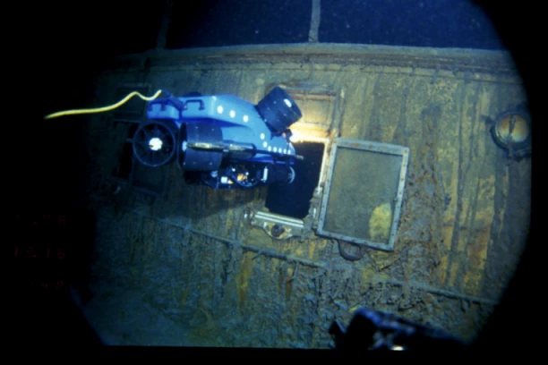 "POTONUO ZAJEDNO SA PODMORNICOM!" Poznati milijarder nestao dok je istraživao Titanik - javnost ŠOKIRANA! (FOTO)
