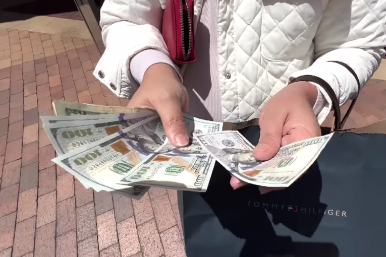 Marija Šerifović sa majkom Vericom u Americi troše njenu penziju