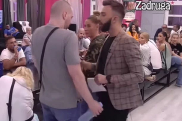 ZVEZDAN SE POSVAĐAO SA DARKOM TANASIJEVIĆEM! Napao Anu, pa pobeseno što je voditelj pokušao da ih razdvoji!