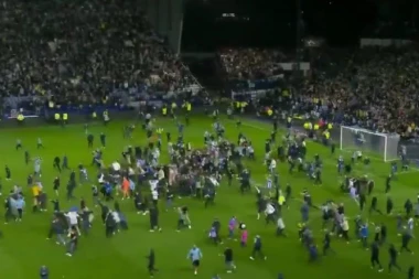 TOTALNA LUDNICA! Ovo je PREOKRET DECENIJE: Nadoknadili ČETIRI gola minusa, pa prošli na penale, navijači u transu UTRČALI na teren! (VIDEO)