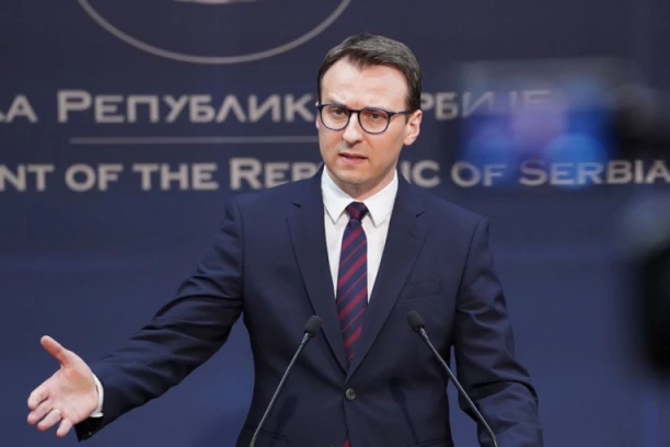 "POSLEDICE TAKVE ODLUKE SU POLITIČKE" Petković nakon sastanka u Briselu da je delegacija Beograda pokazala punu opredeljenost za rešavanje problema