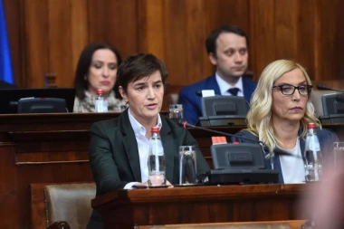 PREMIJERKA OŠTRO: Očekivala sam da će današnja sednica početi izvinjenjem doktorki čiju stručnost je doveo u pitanje Miroslav Aleksić