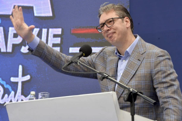 PREDSEDNIK SRBIJE UOČI SUTRAŠNJEG SKUPA PORUČIO: Služim samo Srbiji, to je bila i biće moja politika (FOTO)