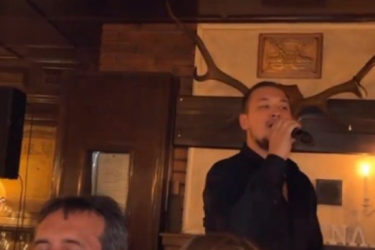 Žika Jakšić sa novom devojkom