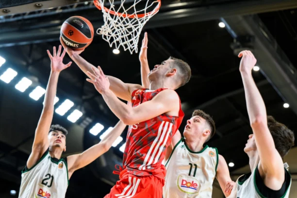 AKO TREBA DA UMREM NA TERENU, UMREĆU! Španci porede Topića sa DONČIĆEM, a njemu PRIJA!