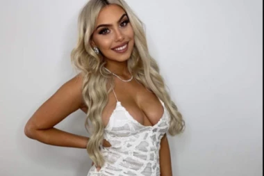 EKSPLICITNE SCENE SNIMA SA ĆERKOM, A NJIHOVA FOTKA RASTURA! Za MESEC dana zaradi koliko u Srbiji ne možeš ni za godinu "NAPORNO JE" (FOTO)