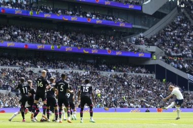 NE POMAŽE NI BOMBA KEJNA ZA "PUŠKAŠA"! Totenhem se ponovo OBRUKAO! (VIDEO)