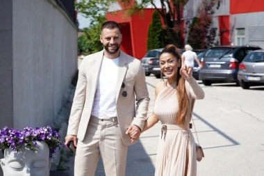 TEŠKO MI JE KAD ČUJEM "SLAVIJU": Mina Kostić o pokojnom Džeju na svadbi njegove mezimice, otkrila da li se UDAJE za novog dečka! (VIDEO)