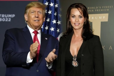 TRAMP ME JE PRATIO KAO ŠTENE! Bivša "Plejbojeva zečica" otkrila sve PRLJAVE tajne: Uznemirilo me je kada mi je ponudio novac za odnose