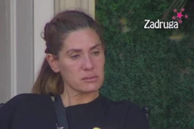 LICE JOJ SE IZOBLIČILO OD PLAČA: Ana se srozala nakon sukoba sa Zoricom, OTERALA je od sebe! (VIDEO)