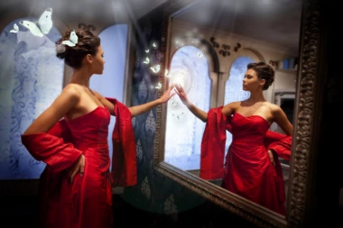 SPREMITE SE ZA BURNI JUN 2023, SPOZNAĆEMO TAMNE STRANE SOPSTVENE LIČNOSTI: Ovnovima se smeši ljubavna afera na poslu, Bikovima izazovi na radnom mestu, a Rakovima romansa kakvu nisu sanjali!