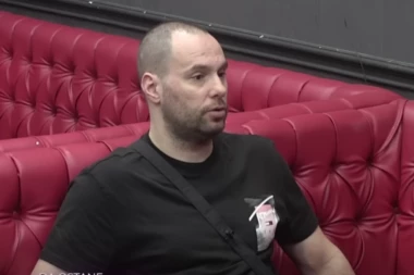 ZVEZDAN ŠALJE PORUKE U ZADRUGU: Diskvalifikovani takmičar se obratio poniženoj zavodnici! (FOTO)