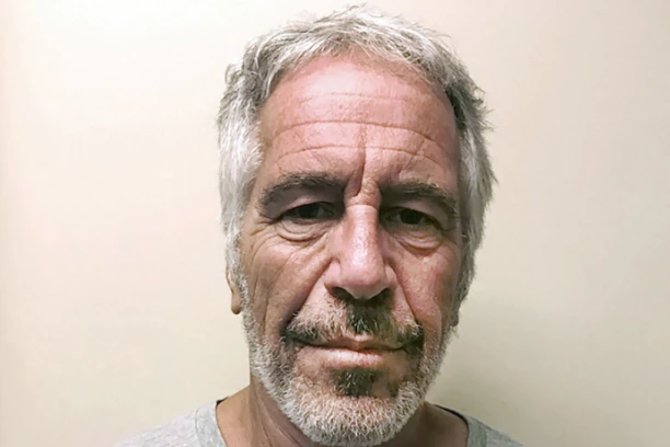 KLUPKO SE ODMOTAVA: Skoro 90 letova povezanih sa pedofilom Epstajnom ima veze sa aerodromima u Britaniji