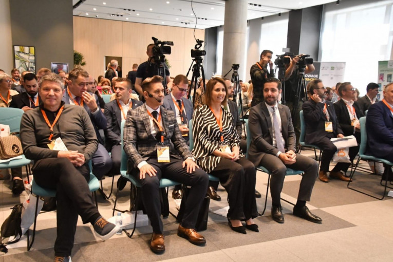 Ministar Tomislav Momirović