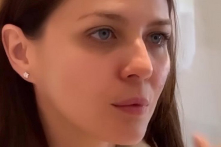 Nina Janković bez šminke