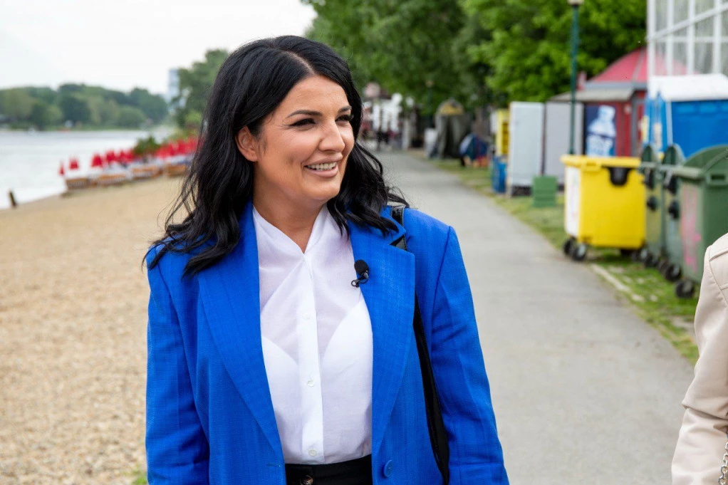 NOVA FOTOGRAFIJA MILENE POPOVIĆ IZAZVALA HAOS: Atraktivna crnka se pojavila u odevnoj kombinaciji kojom je raspametila ljude! (FOTO)