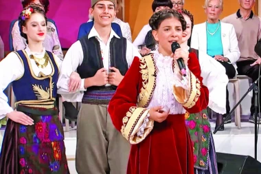PAVLINA RADOVANOVIĆ PRED VEČERAŠNJI KONCERT NA KOLARCU: Pevam za sve porodice bez krova nad glavom