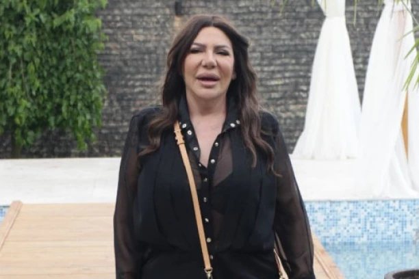 ĐANIJEVA SLAĐA SE PREPOLOVILA: Morala da probuši kašiku kako bi istopila kilograme, od folkera ni traga ni glasa! (VIDEO)