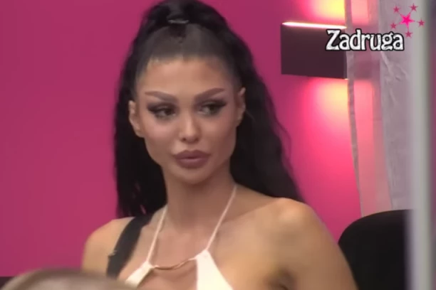 MAJA PRED FINALE POKAZALA GOLE GRUDI I ČIME RASPOLAŽE! Marinkovićeva se skinula, sve joj na izvol'te! (FOTO)
