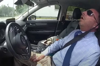 POLITIČAR UHVAĆEN STONDIRAN OD KREKA! Policija odmah reagovala, morao je da podnese ostavku (VIDEO)