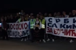 PEŠAČILI 12 SATI DA BI PRUŽILI PODRŠKU PREDSEDNIKU VUČIĆU: Srbi iz Kosovskog Pomoravlja sinoč stigli u Markovac