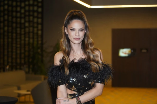 OVDE JE NAŠLA SREĆU NAKON RAZVODA! Zavirite u novi dom Danijele Dimitrovske! (FOTO)