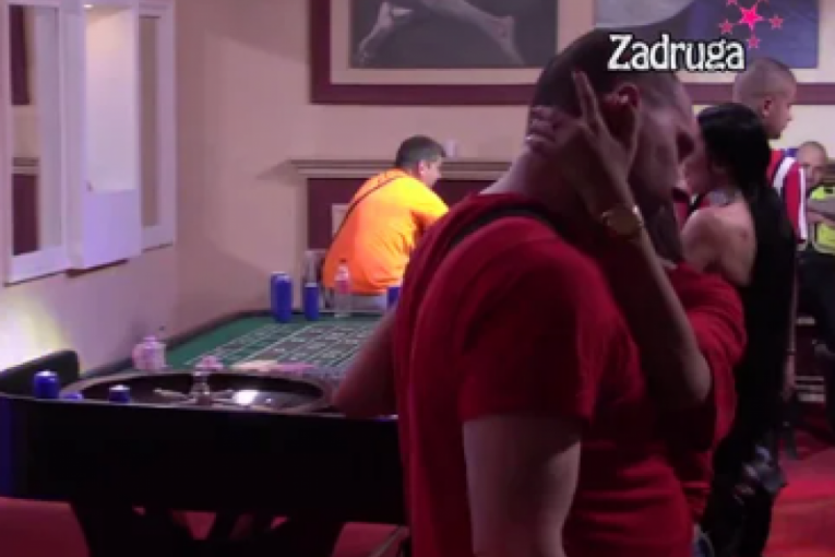 Zvezdan tera Anđelu sa žurke