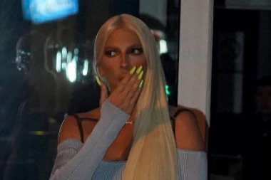ŠOK-OBRT! Jelena Karleuša najavila OTKAZIVANJE albuma zbog LINČA, isprozivala kolege što je NE BRANE! (FOTO)