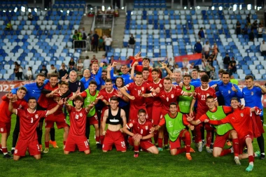 SRBIJA JE U ČETVRTFINALU EP! "Orlići" viteškom igrom uzeli bod vredan plasmana u nokaut fazu!