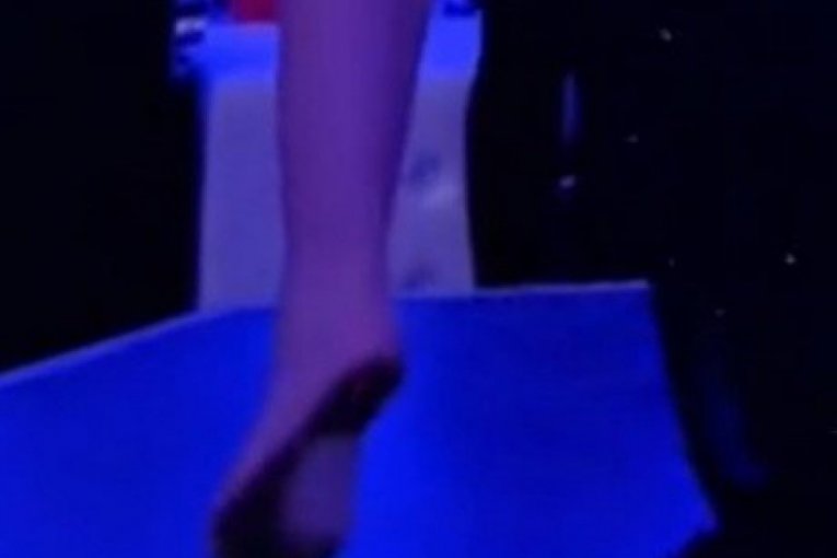 Prljave noge Tee Tairović