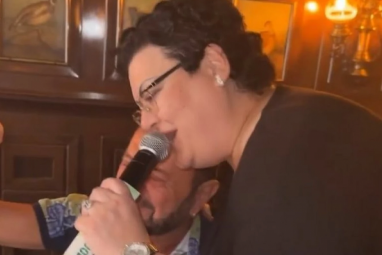 Mile Kitić plače zbog Bojana Barjaktarević