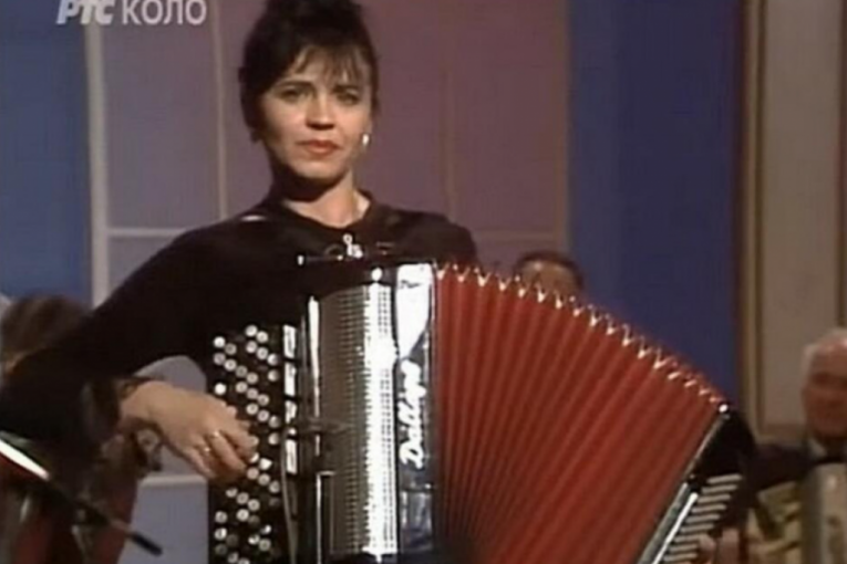 Branka Lolić, Baćina majka