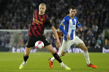 VAR SPREČIO GOLEADU: Uzbudljiv meč Brajtona i Mančester sitija (VIDEO)