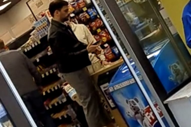 Milan Marić paparaco