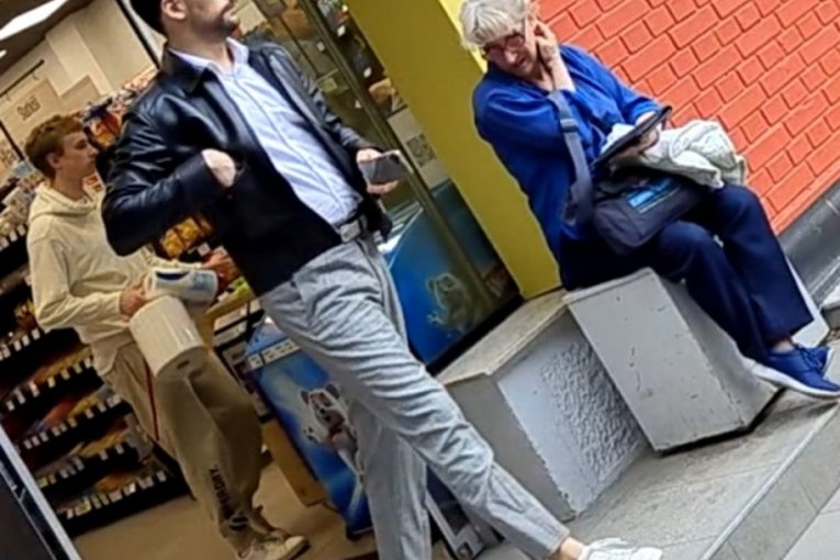 Milan Marić paparaco