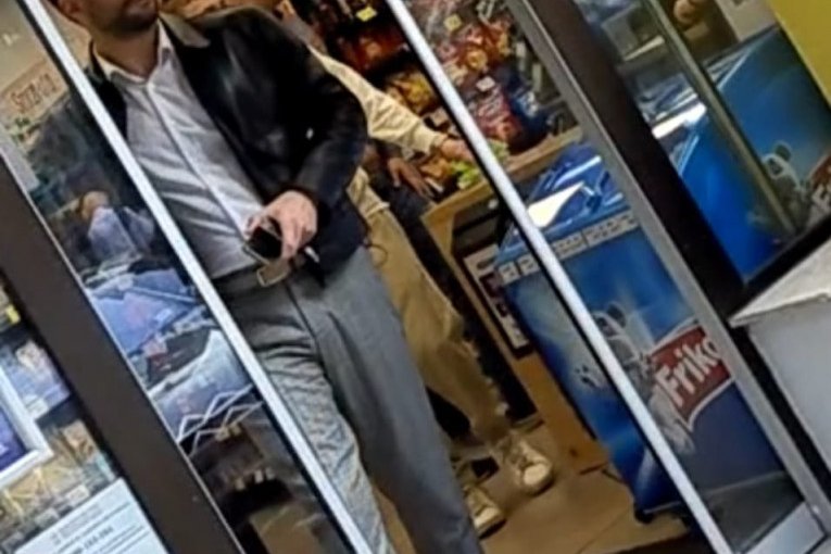 Milan Marić paparaco