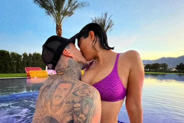 KARDAŠIJANKA TRUDNA U 44. GODINI: Posle 10 pokušaja vantelesne oplodnje pala u depresiju, a način na koji je saopštila trudnoću je GENIJALAN (FOTO/VIDEO)