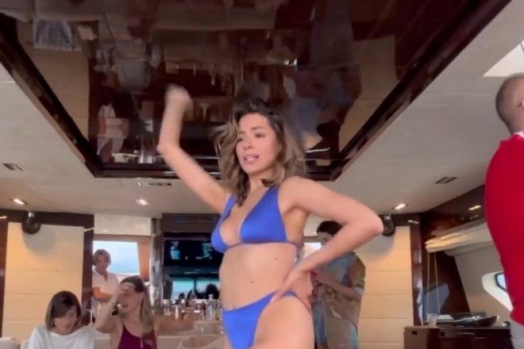 Sara Jo, žurka na jahti