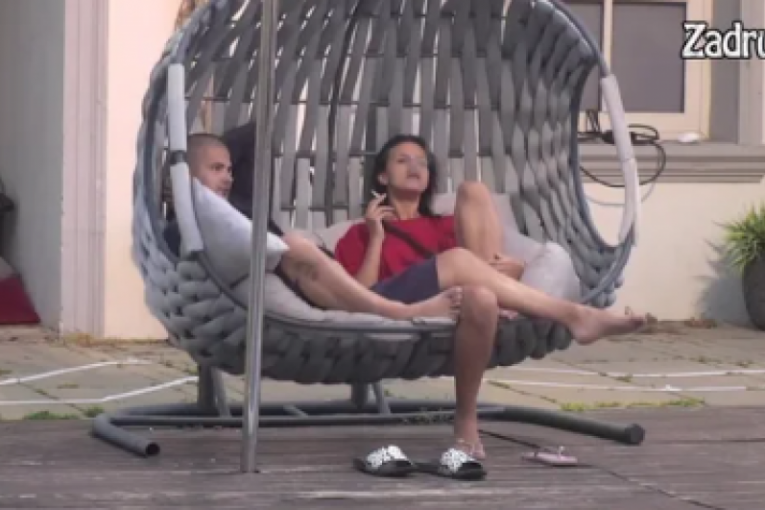 Anita priča Bilalu o bivšem dečku