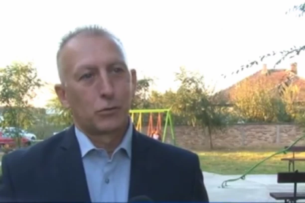 RODITELJI S PRAVOM ZABRINUTI: Oglasio se direktor škole u Surčinu u kojoj je dečak pretio smrću drugarima