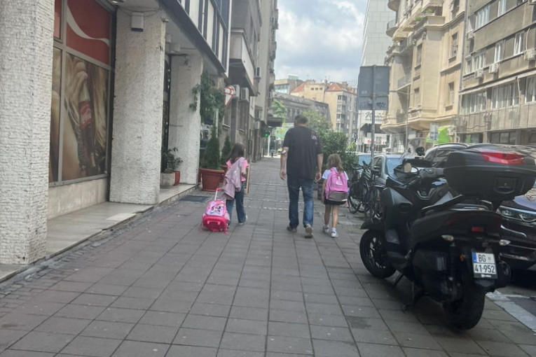 Marko Kon otišao u školu po ćerku i njenu drugaricu