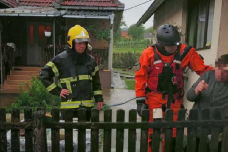 Ekipa spasilaca na terenu