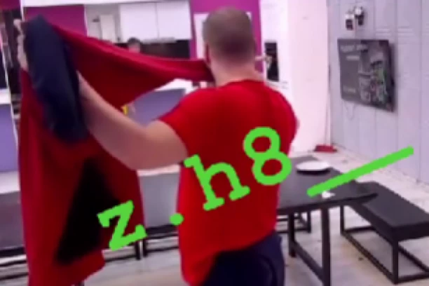 ZVEZDAN OSETIO SOPSTVENI SMRAD, PA SE UNERVOZIO: Hitno krenuo po vlažne maramice i shvatio da ima problem!