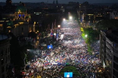 SRBIJA ISPISALA ISTORIJU: Ovako izgleda 200.000 ljudi na skupu "Srbija nade"
