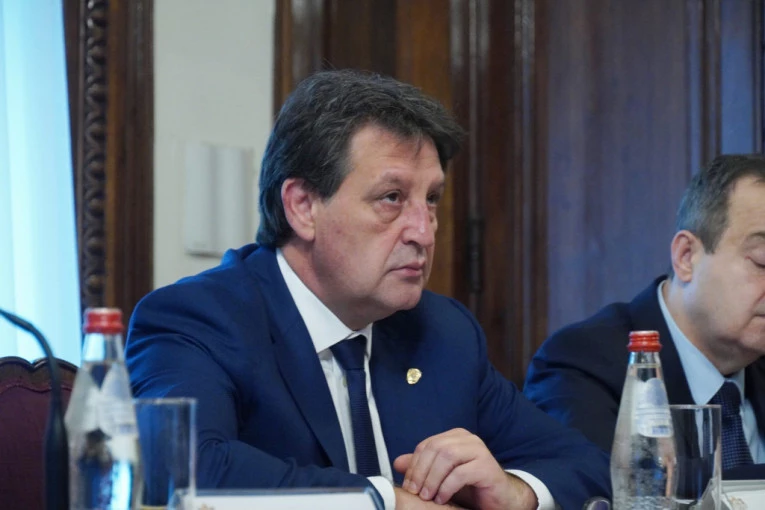 NAJOŠTRIJE OSUĐUJEM NAPAD NA POLICIJSKE SLUŽBENIKE: Gašić se oglasio nakon pucnjave u Somboru