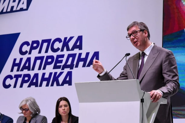 BRAČNI PAR IZ KINE POSTAO ČLAN SNS! Povod je srdačan doček koji je predsednik Vučić imao u Pekingu!
